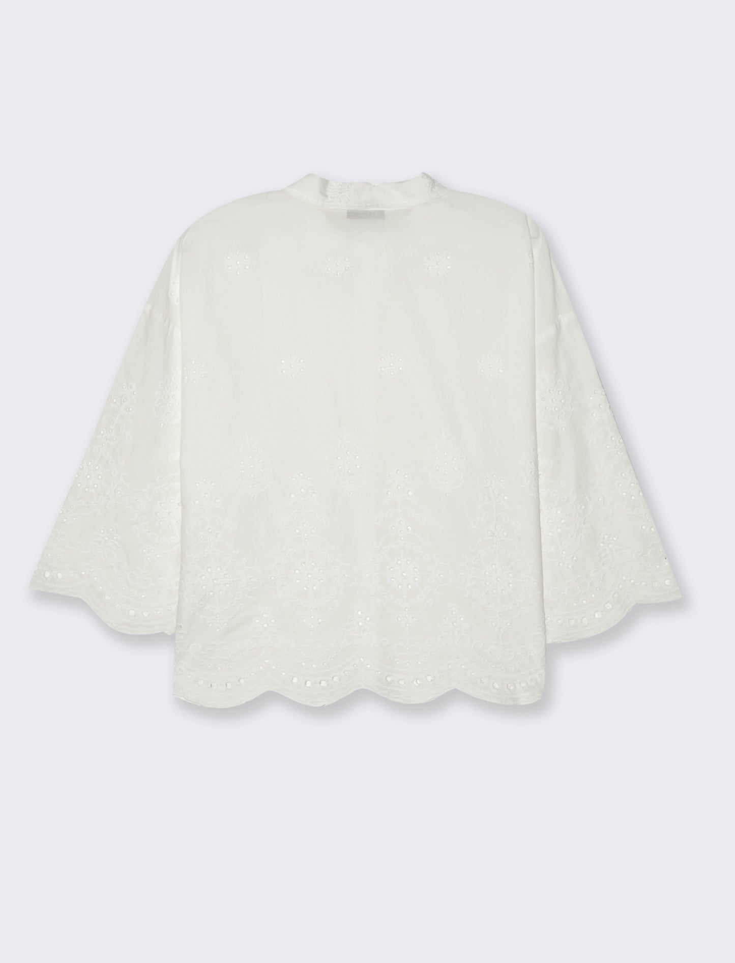 Woman's lace shirt elegance for every occasion - White