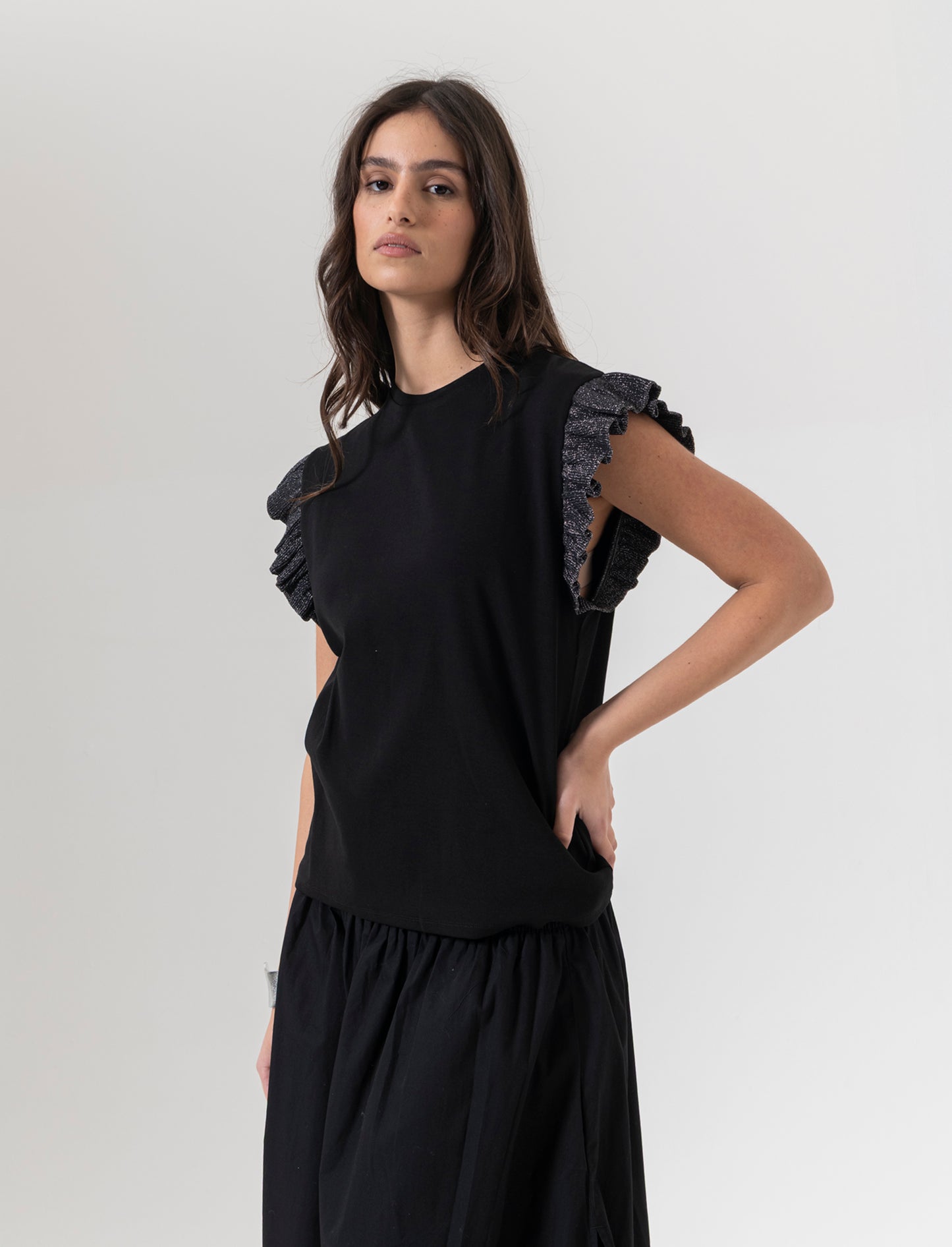 T-shirt con rouches da donna - Nero