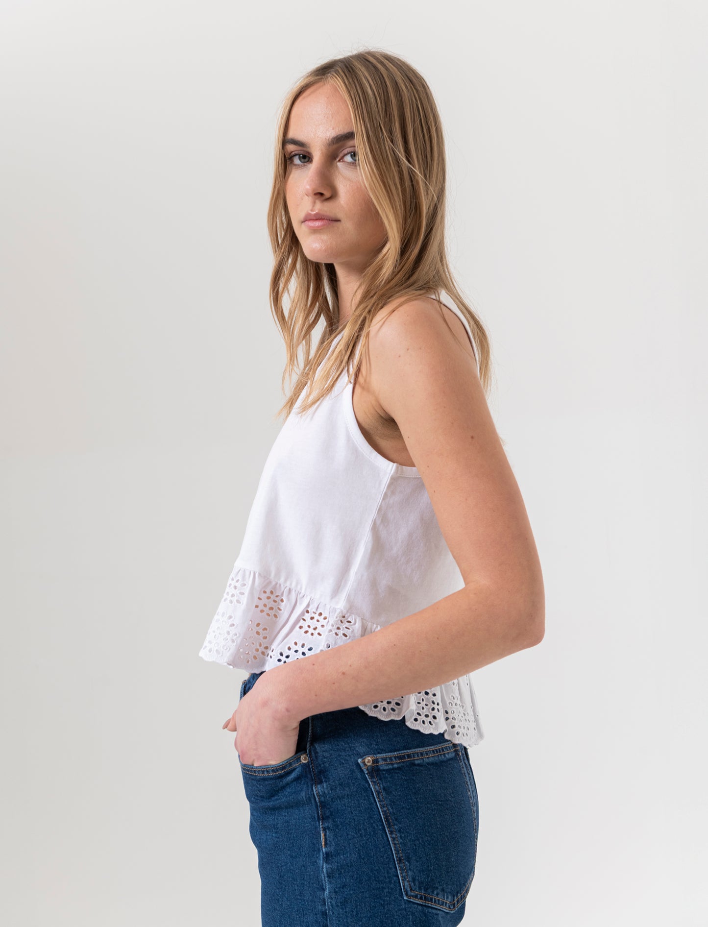 Top con volant da donna - Bianco