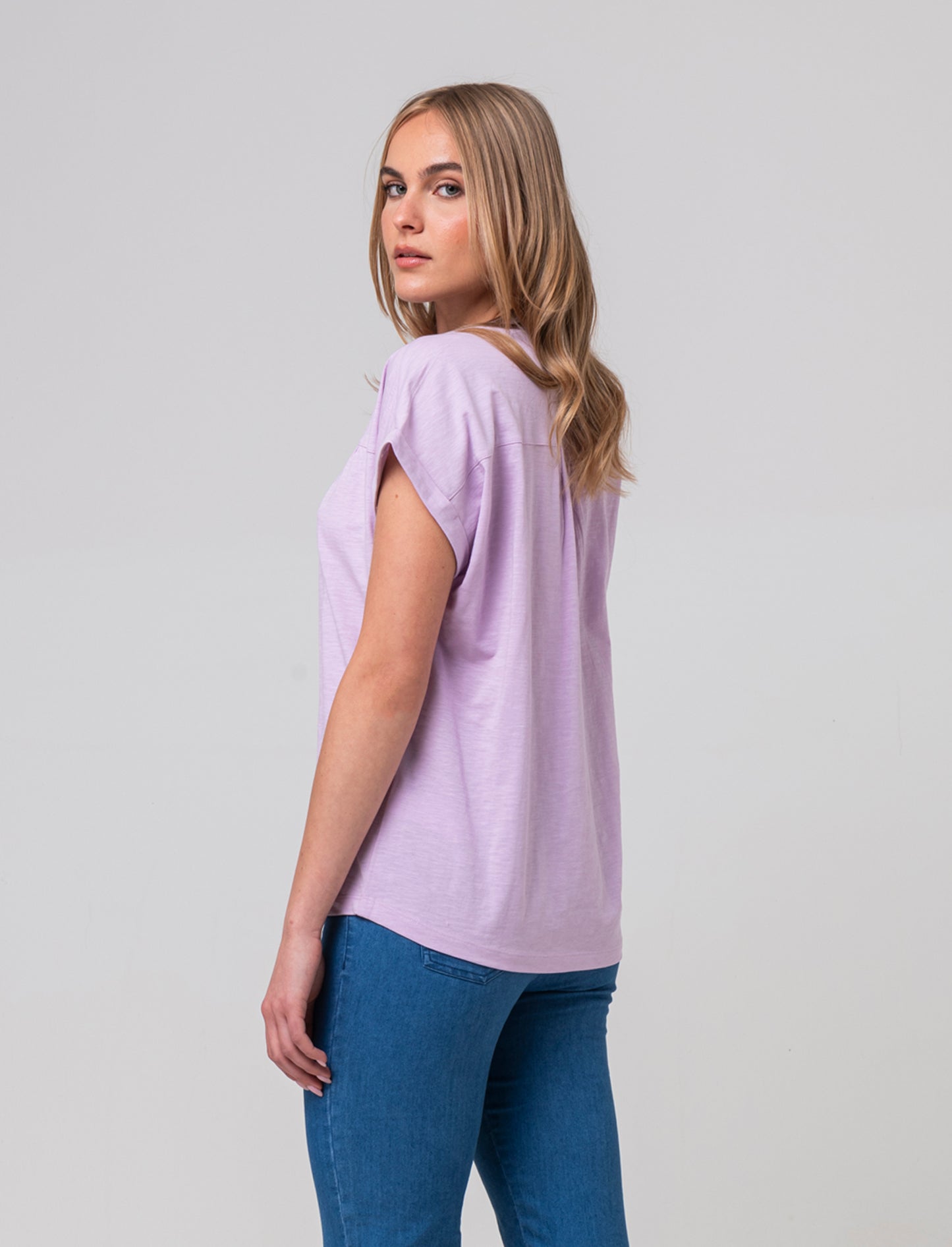 T-shirt con scollo a v da donna - Viola glicine