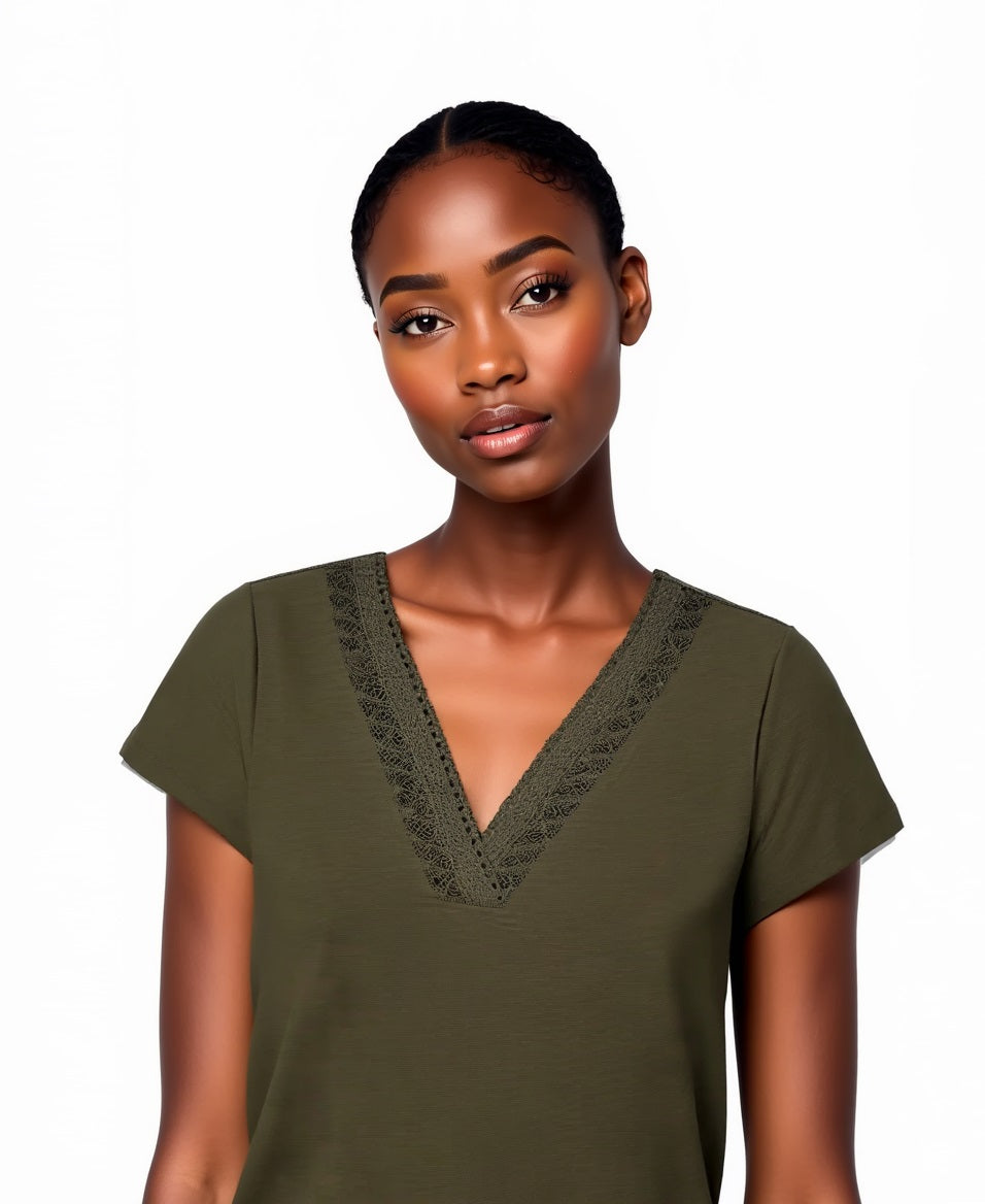 Woman's embroidered neckline t-shirt - Green