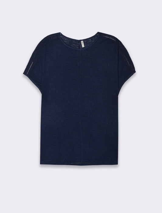 Woman's lace trim t-shirt for stylish comfort - Blue