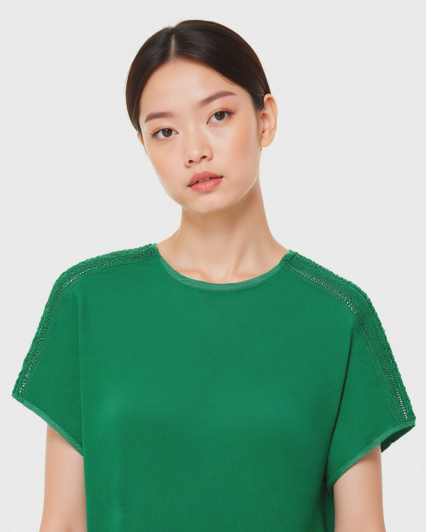 Woman's lace trim t-shirt for stylish comfort - Green
