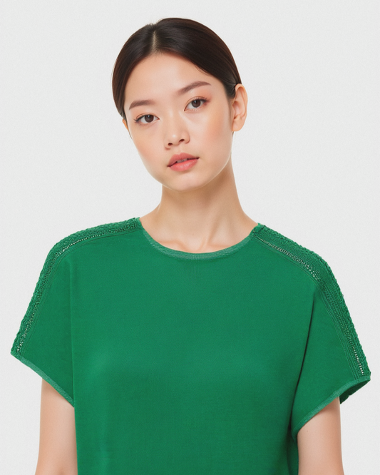 Woman's lace trim t-shirt for stylish comfort - Green