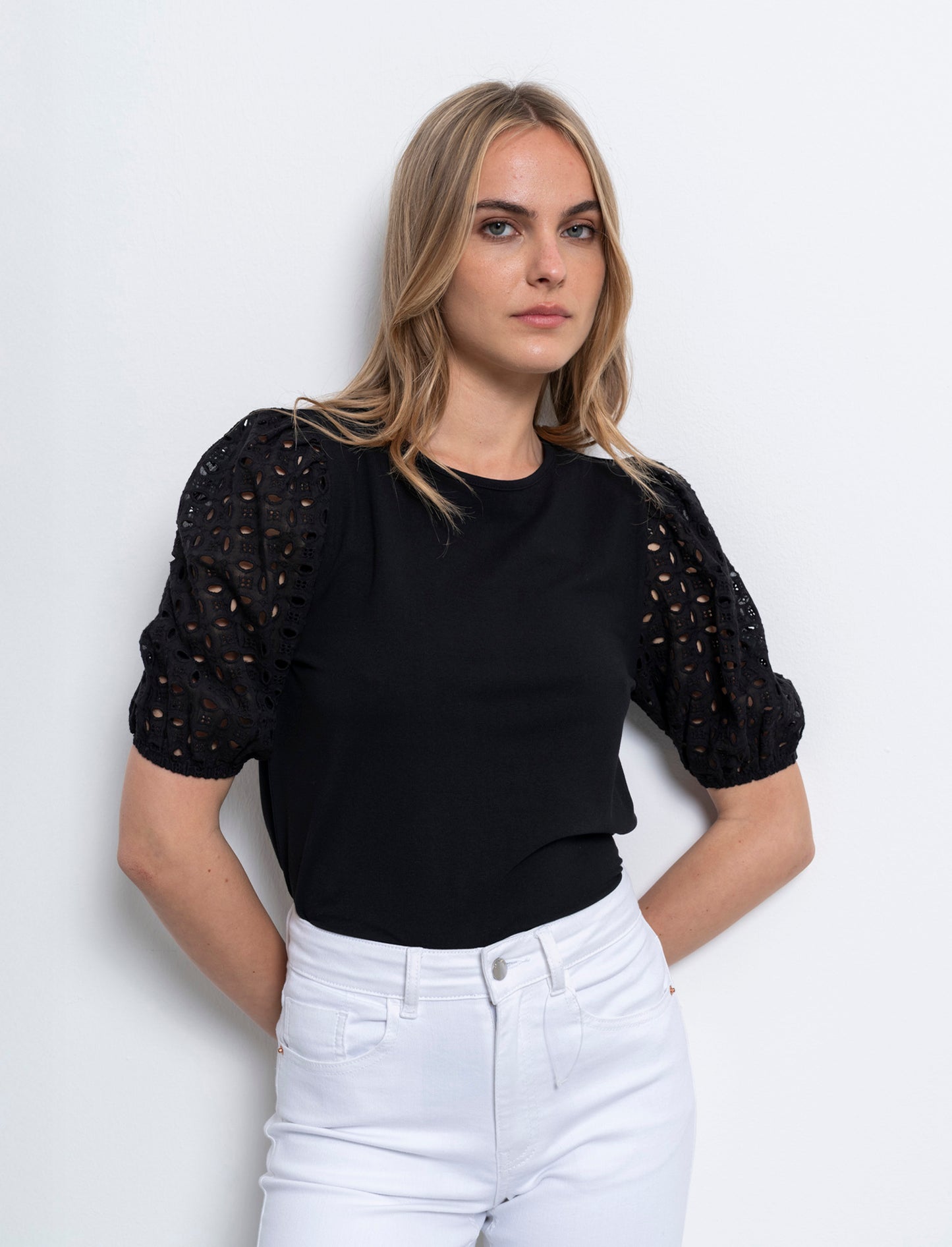 Woman's lace sleeve t-shirt for stylish looks - Black