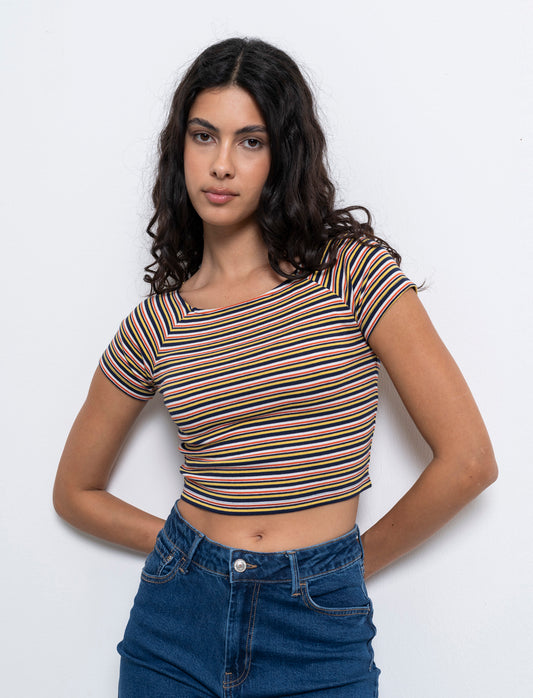 Woman's crop t-shirt for stylish casual wear - 