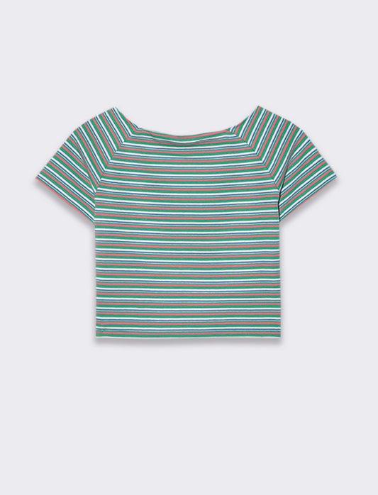 Woman's crop t-shirt for stylish casual wear - 