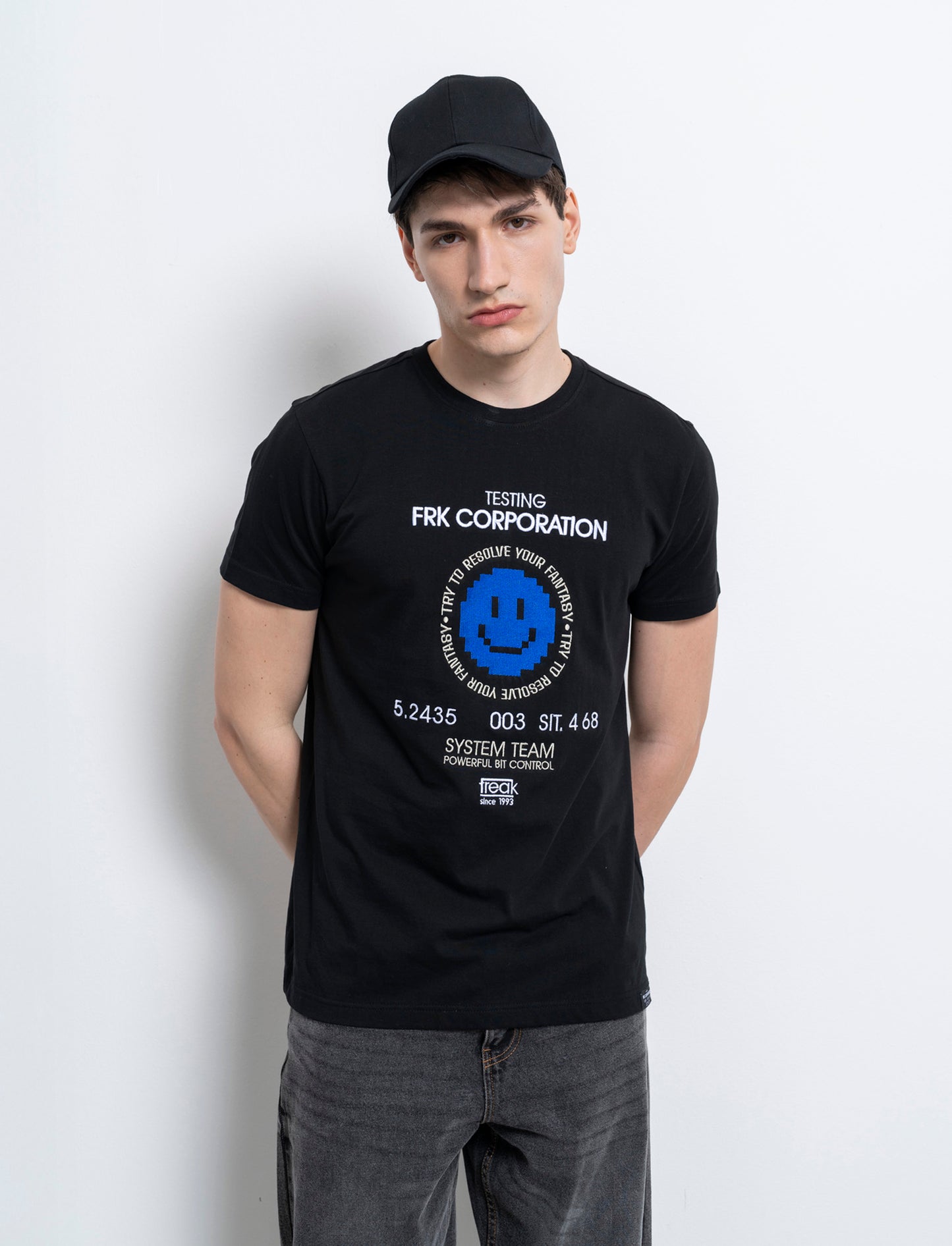 T-shirt con ricamo a contrasto da uomo - Nero