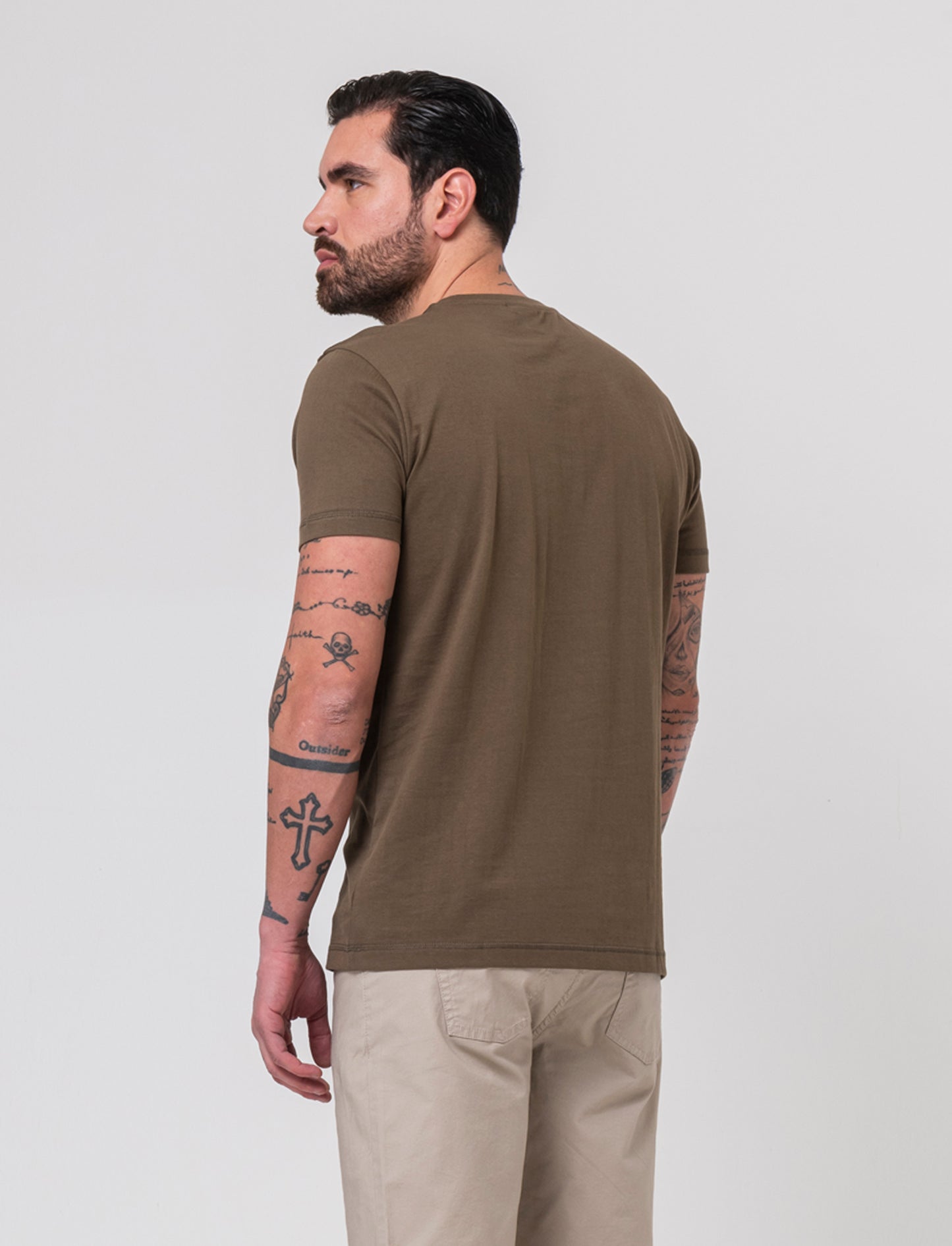 T-shirt con ricamo e taschino da uomo - Verde kaki