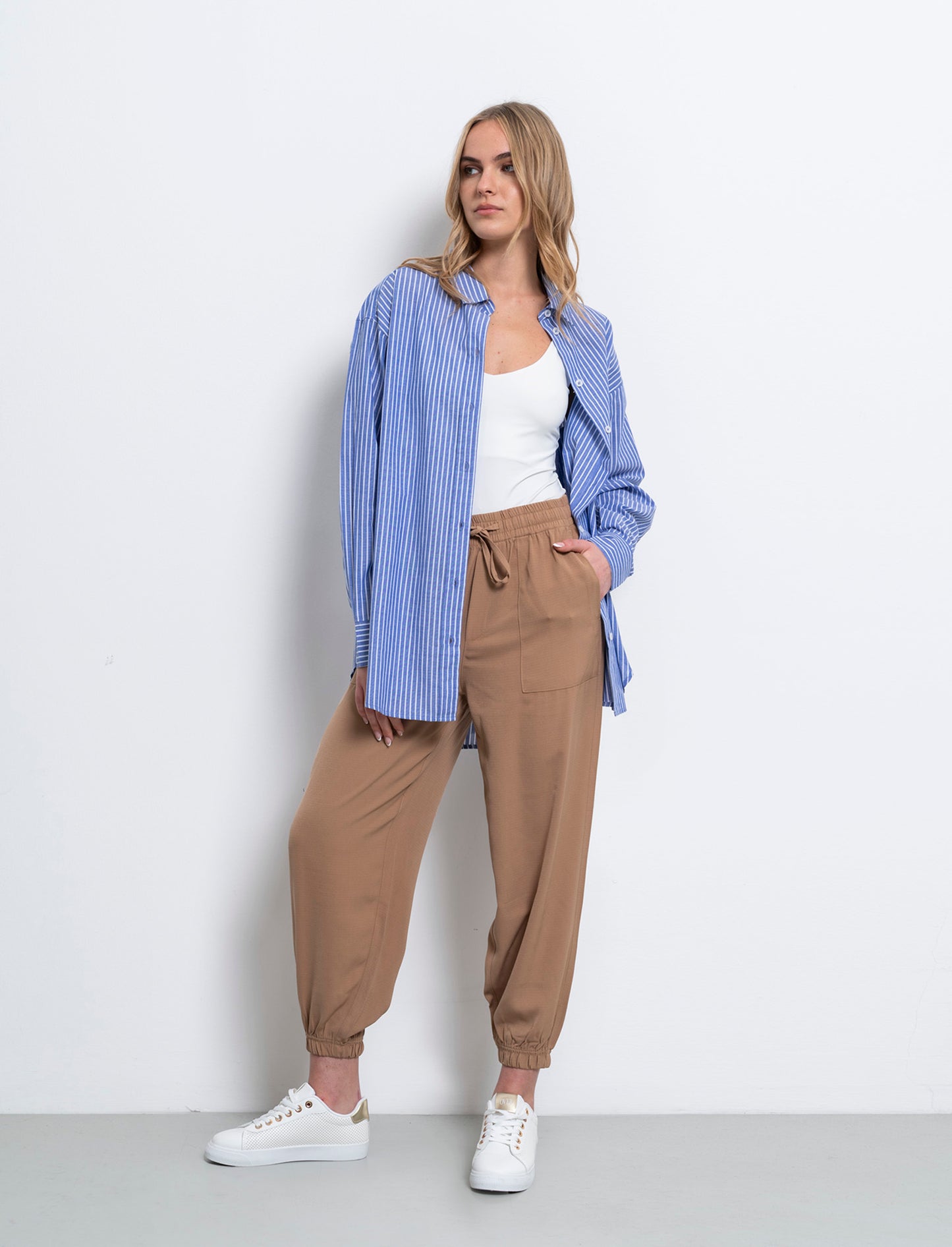 Woman's drawstring pants for comfort and style - Beige