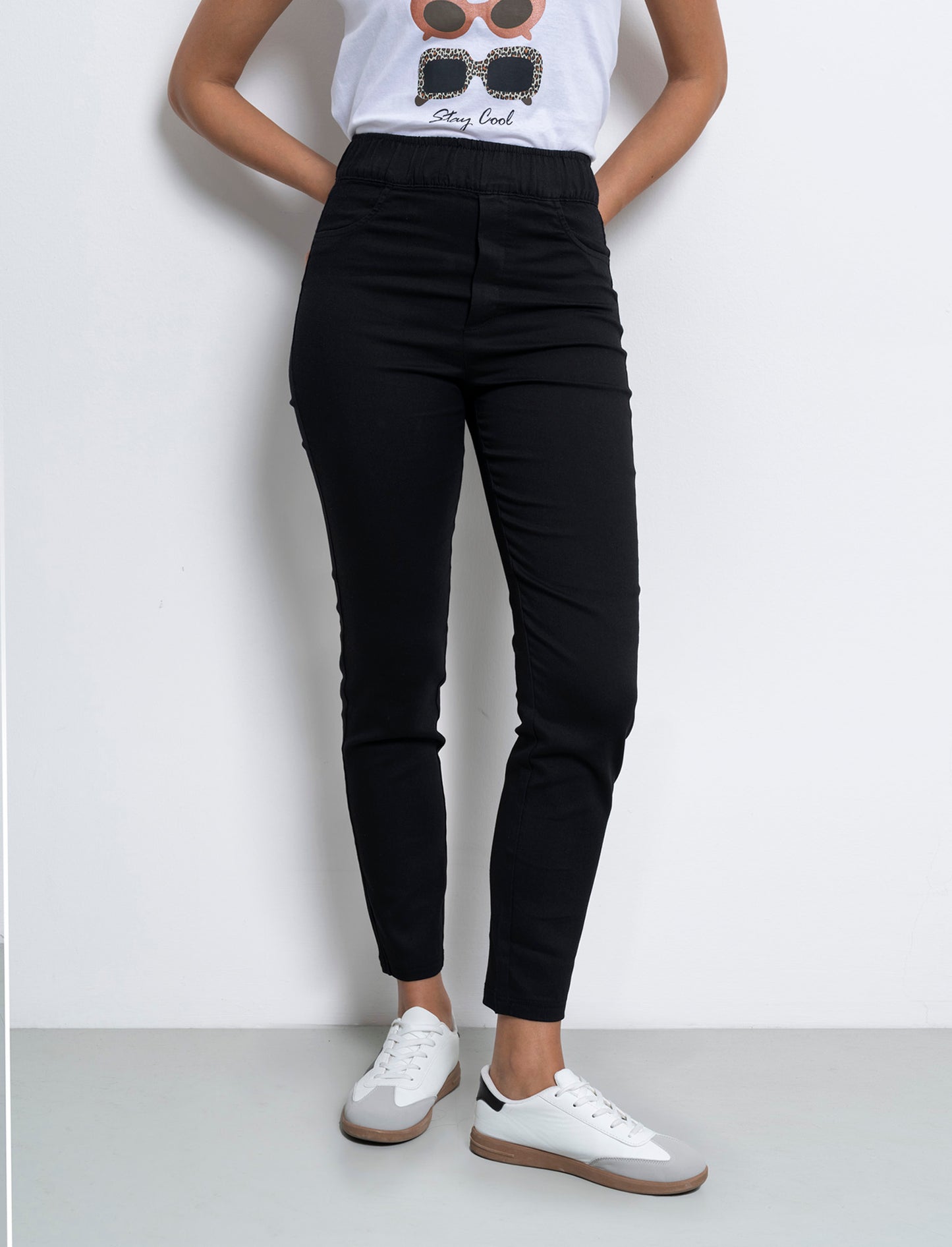 Pantalone con elastico in vita da donna - Nero