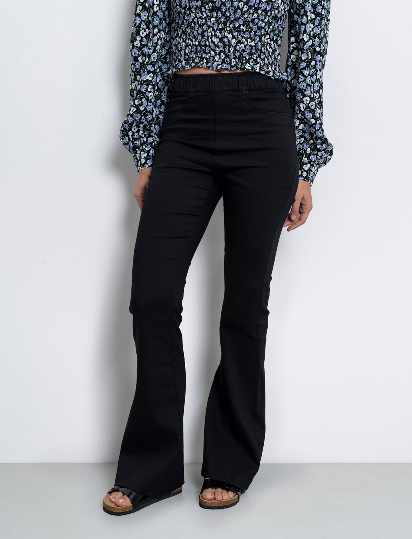 Woman's flared pants for stylish comfort - Black