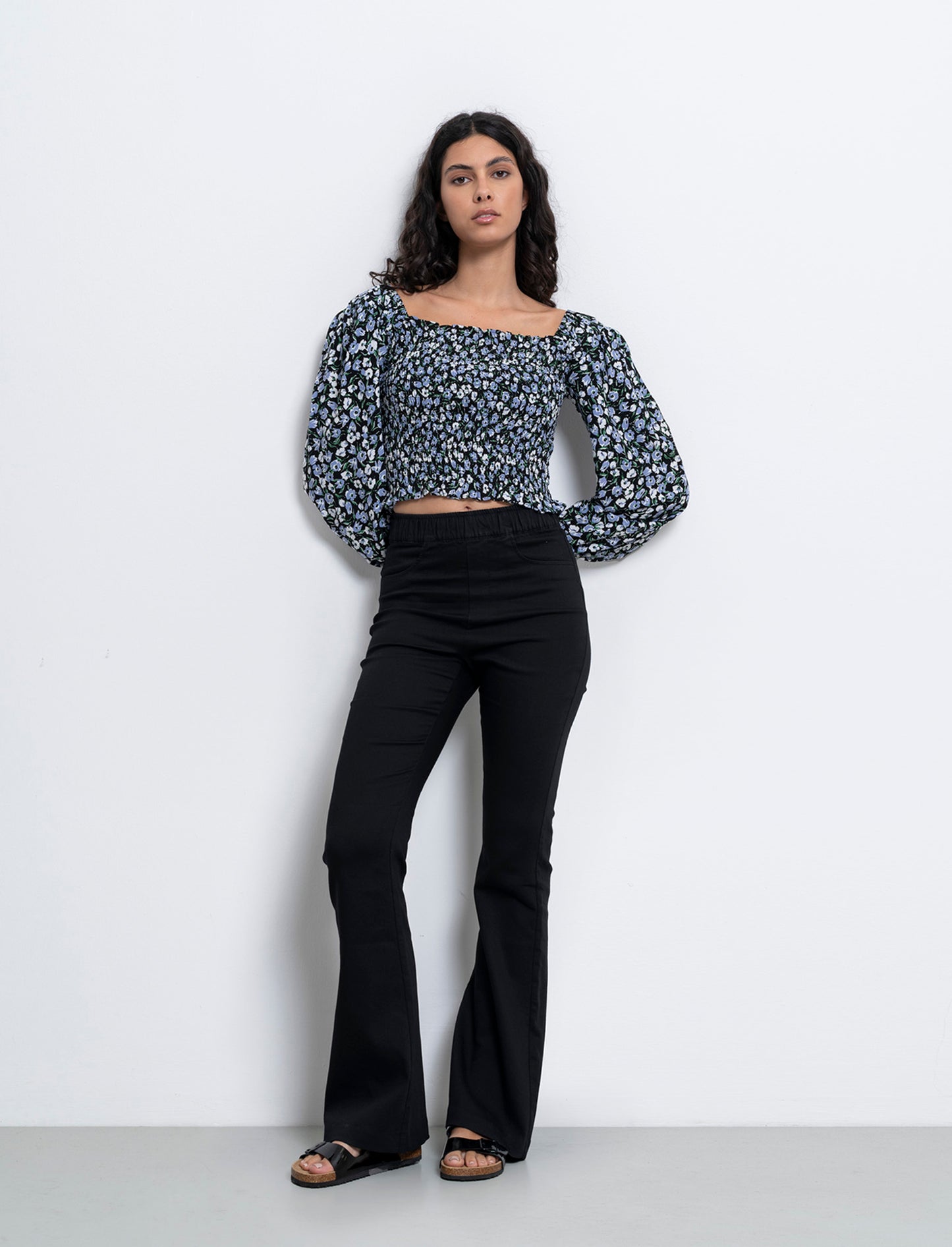 Woman's flared pants for stylish comfort - Black
