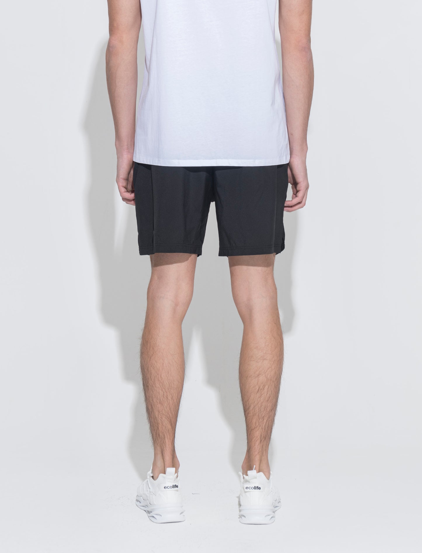 Shorts da allenamento in tessuto tecnico leggero da uomo - Nero