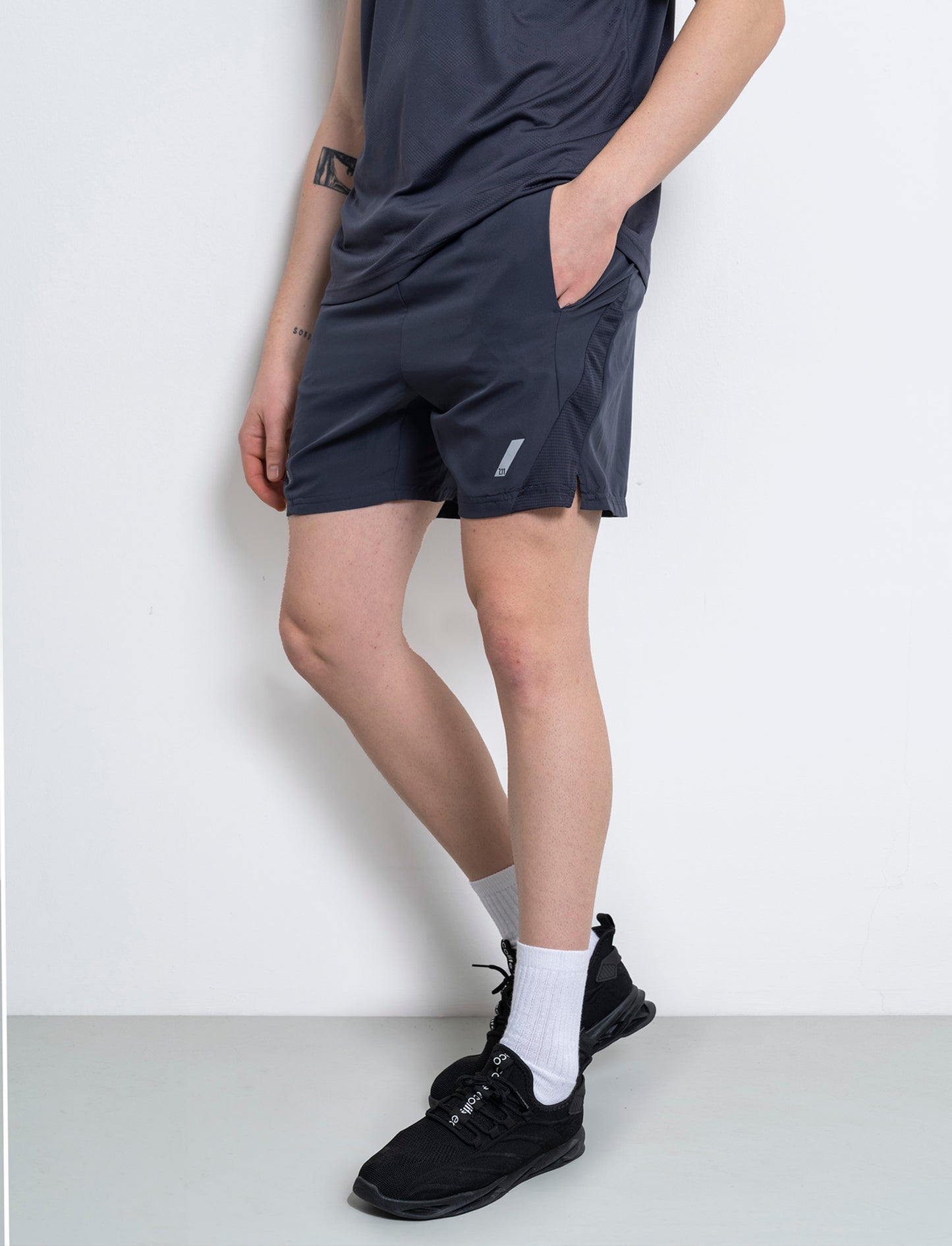 Shorts da allenamento in tessuto tecnico leggero da uomo - Avion