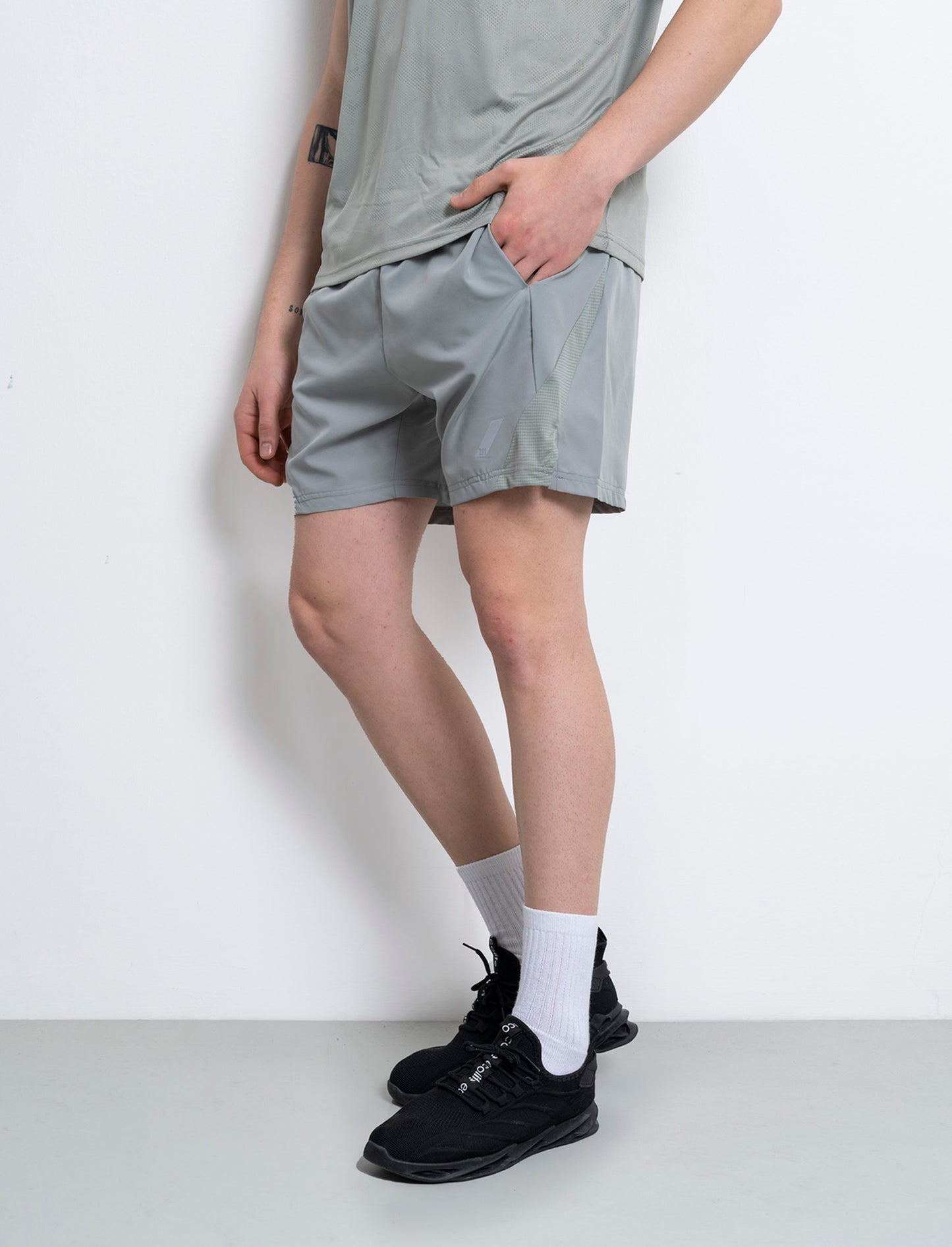 Shorts da allenamento in tessuto tecnico leggero da uomo - Verde