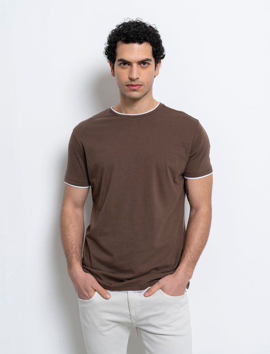 T-shirt in cotone con orli a contrasto da uomo - Moro