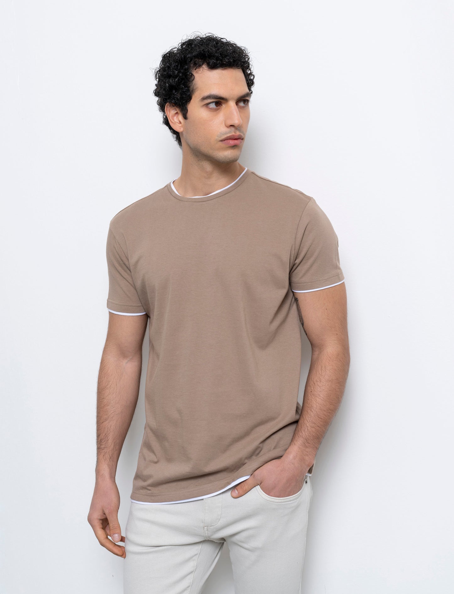 T-shirt in cotone con orli a contrasto da uomo - Grigio tortora