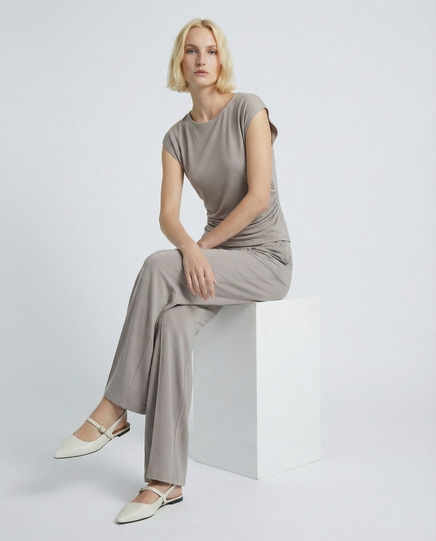 Tshirt con arricci sul fianco - Grigio fango