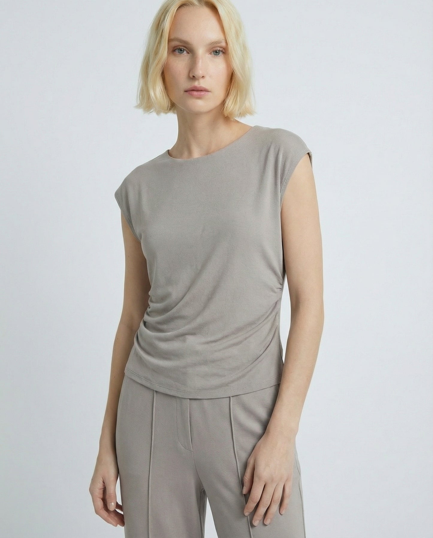 Tshirt con arricci sul fianco - Grigio fango