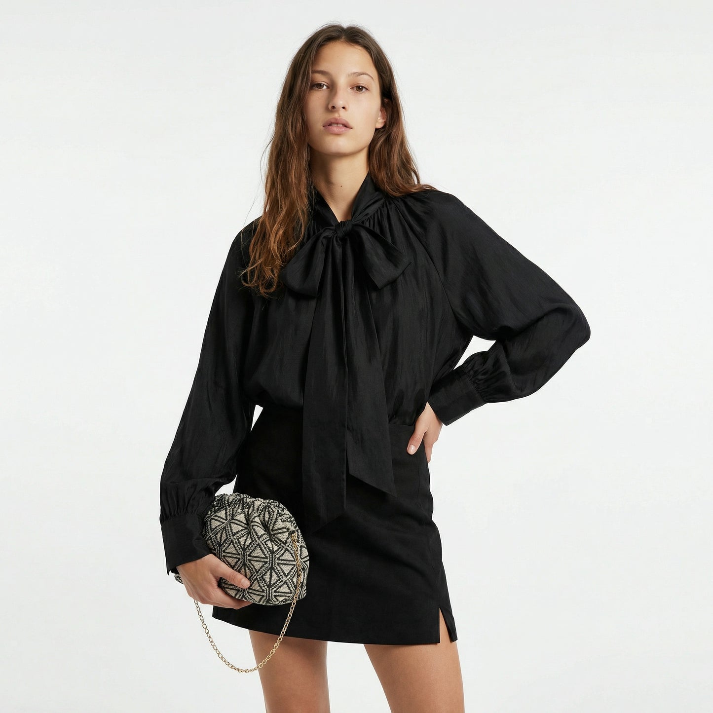 Casacca in tessuto leggero con fiocco sul collo - Nero