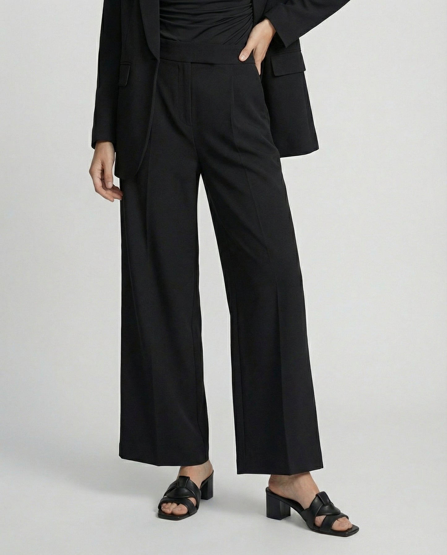 Pantalone over con pieghe in vita ed elastico - Nero