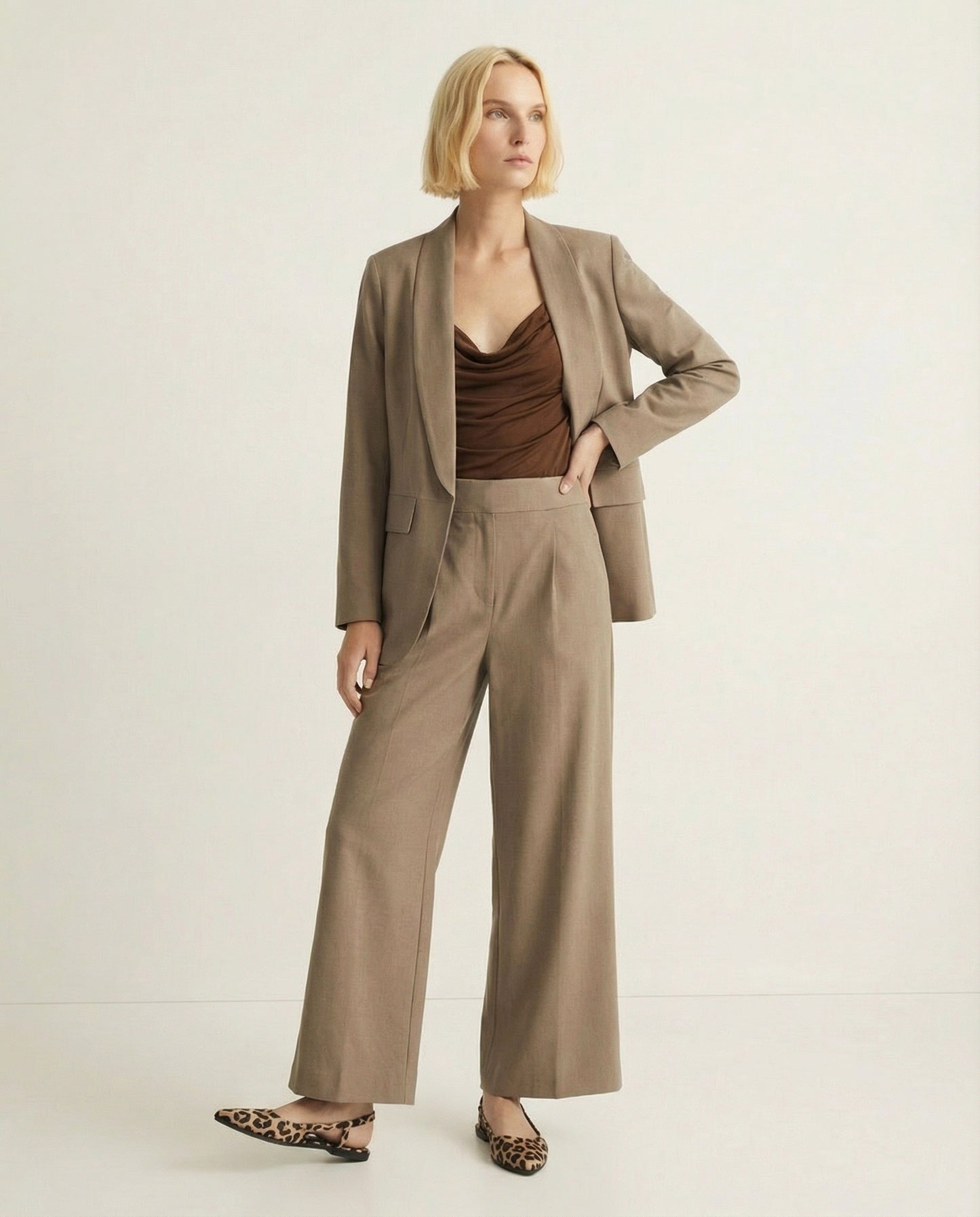 Pantalone over con pieghe in vita ed elastico - Grigio fango