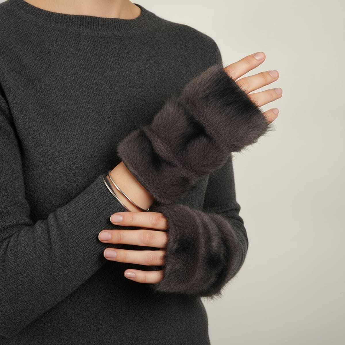Guanti senza dita in finta pelliccia - Nero