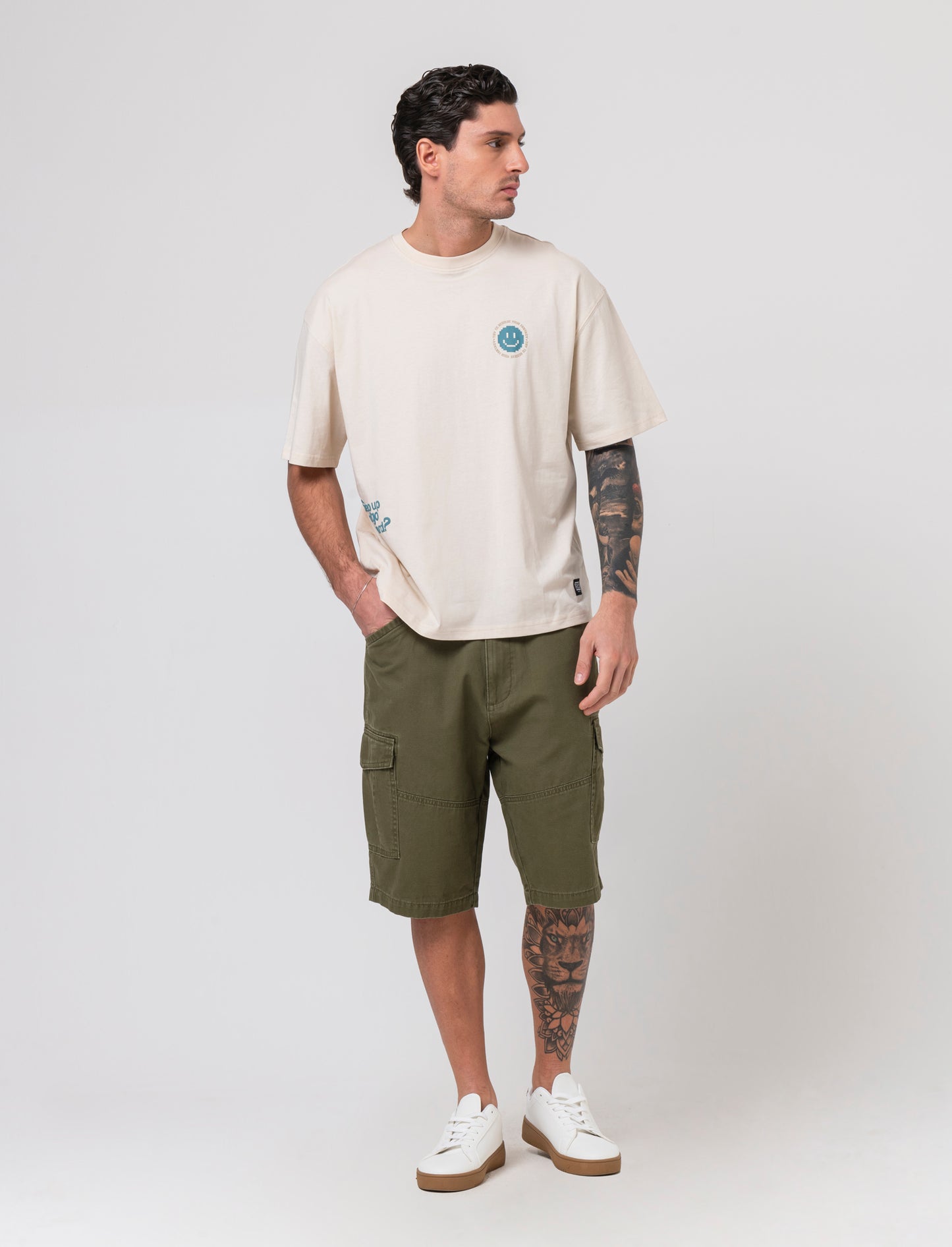 T-shirt boxy fit in cotone con stampe da uomo - Beige ecru