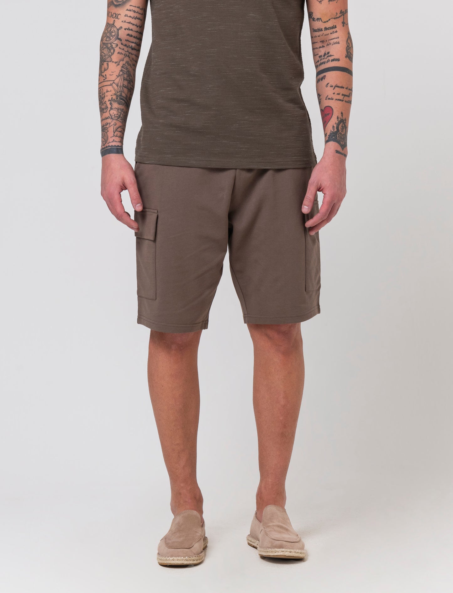 Bermuda in felpa con vita jogger da uomo - Grigio fango