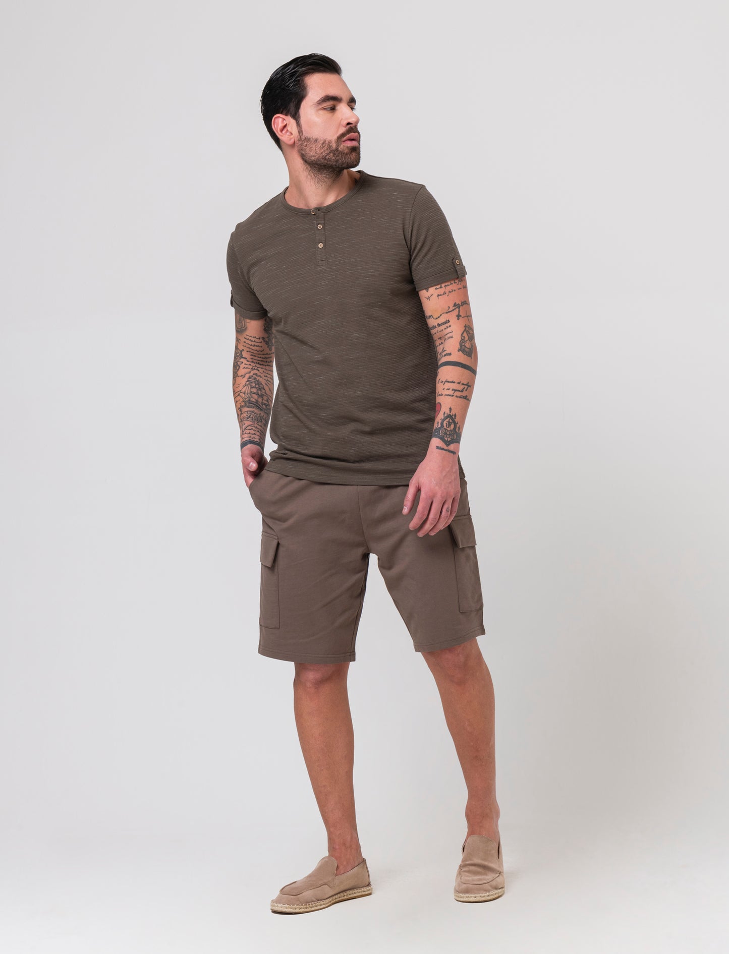 Bermuda in felpa con vita jogger da uomo - Grigio fango