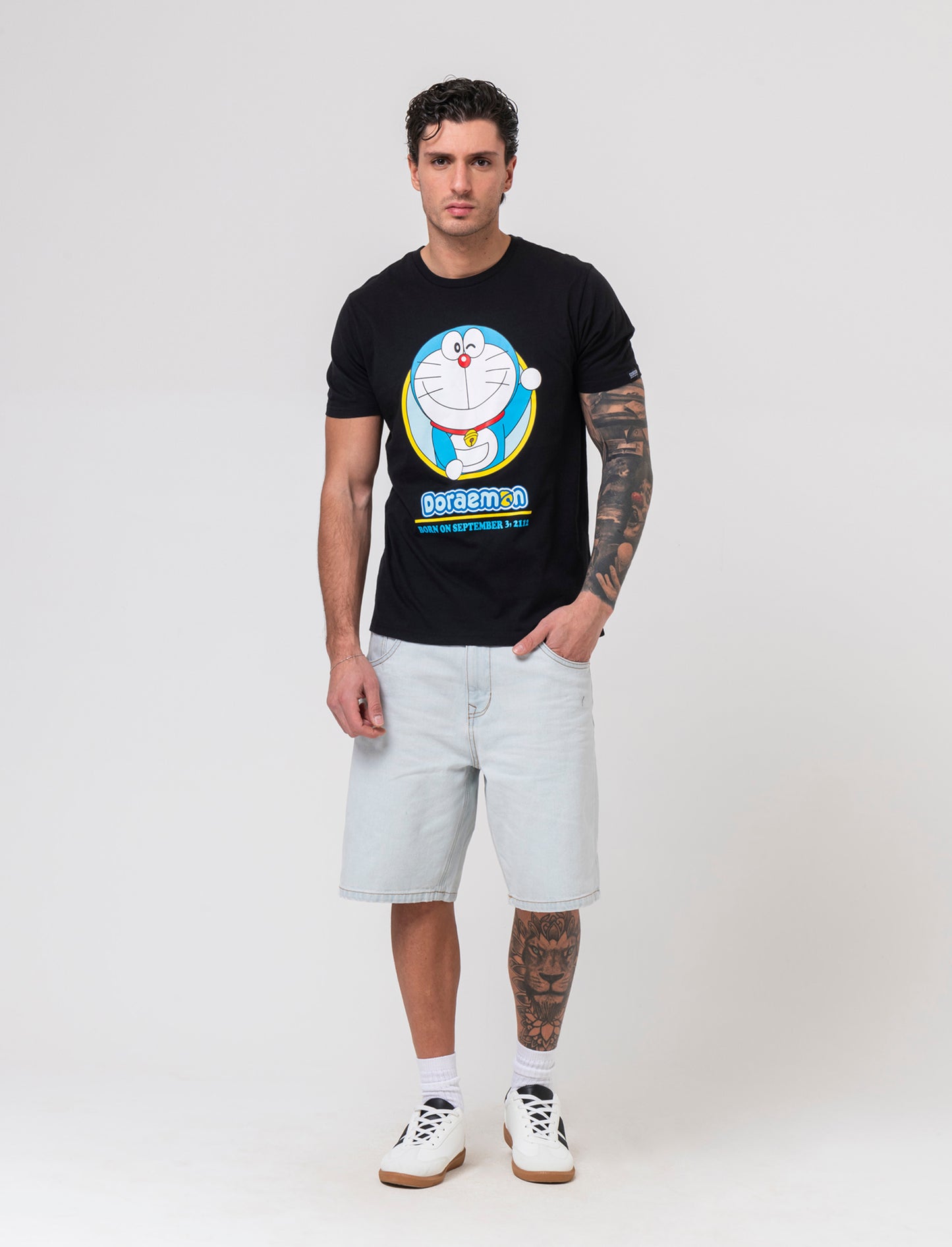 T-shirt stampa doraemon da uomo - Nero