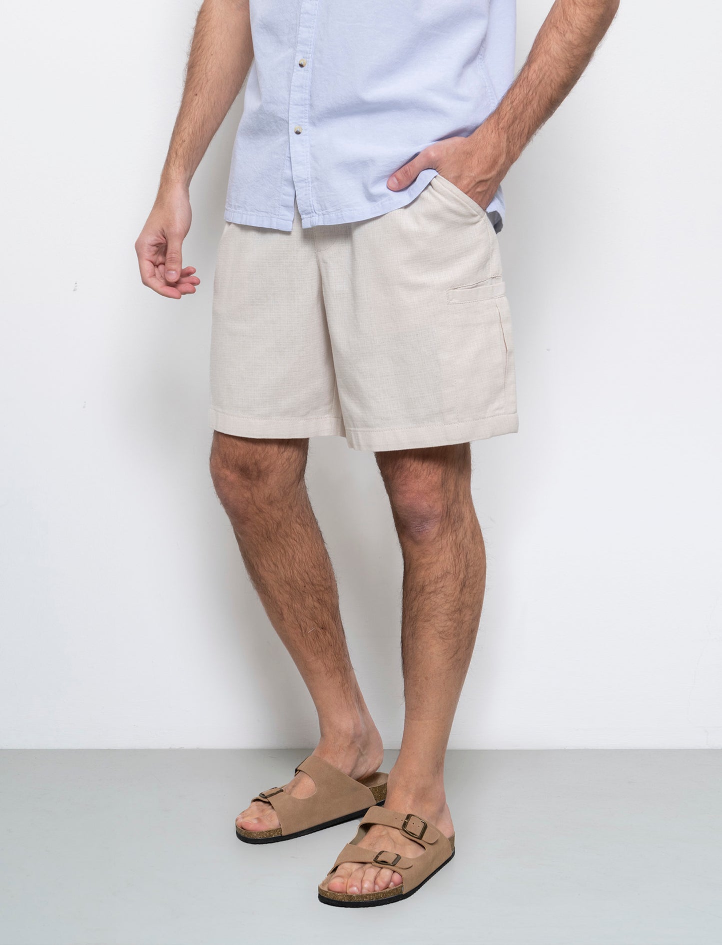 Bermuda cargo in tessuto armaturato da uomo - Beige ecru