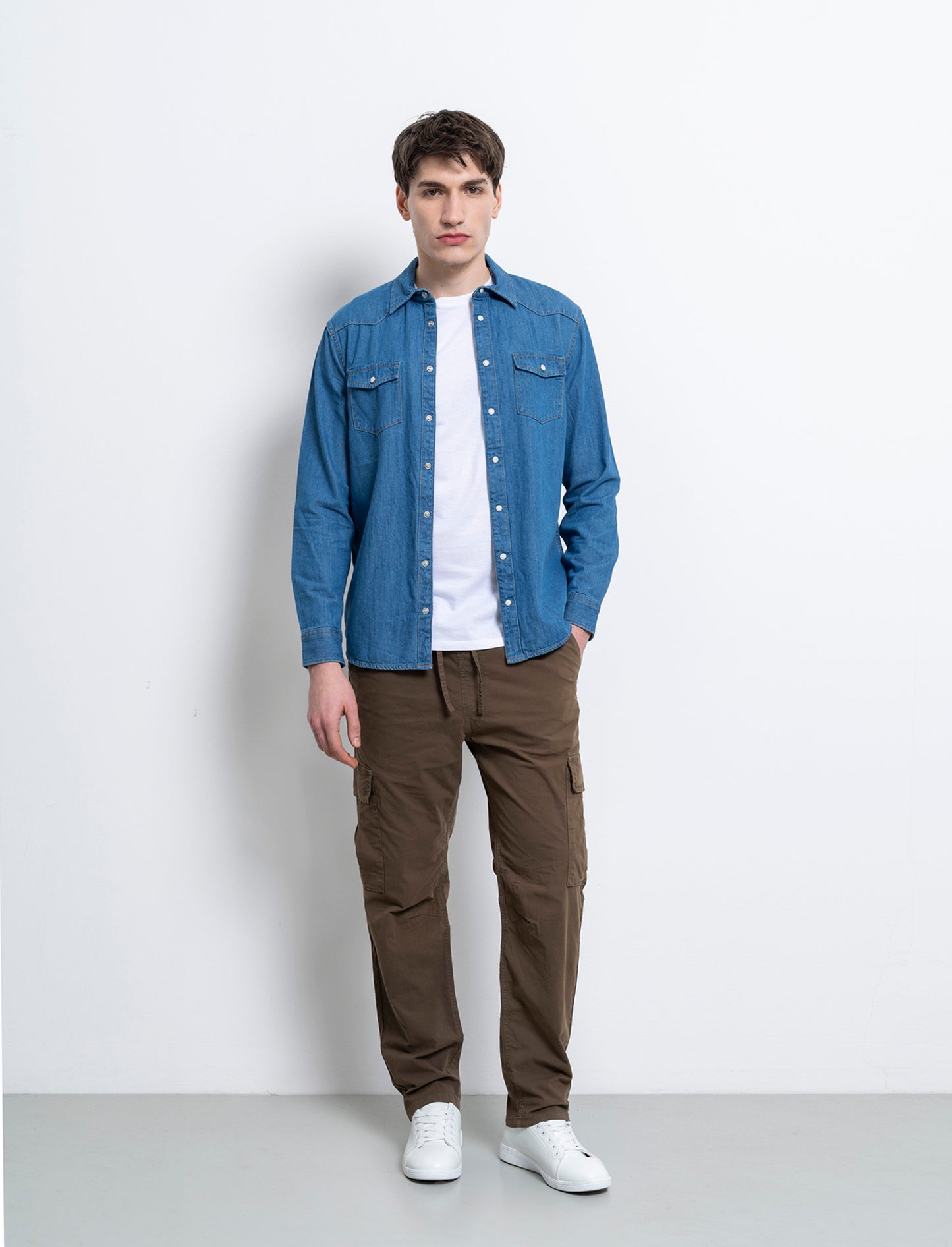 Pantaloni cargo straight fit da uomo - Verde kaki
