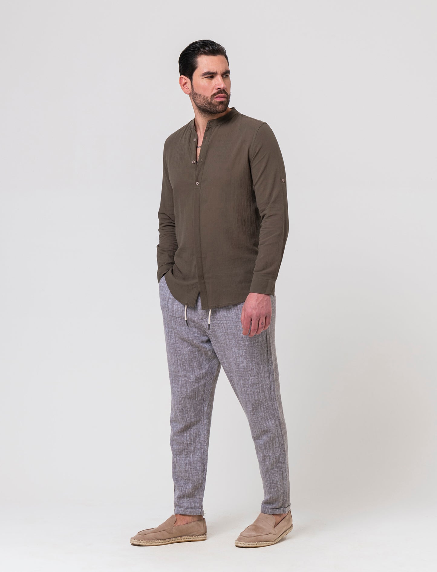 Pantaloni jogger tessuto strutturato da uomo - Grigio fango