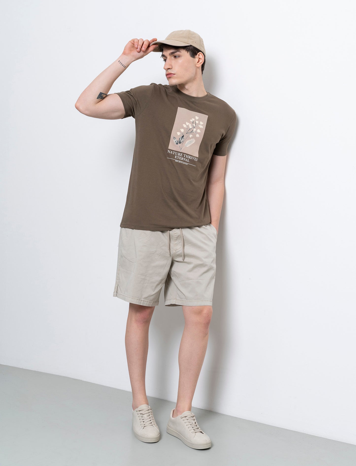 T-shirt regular fit con stampa da uomo - Verde kaki