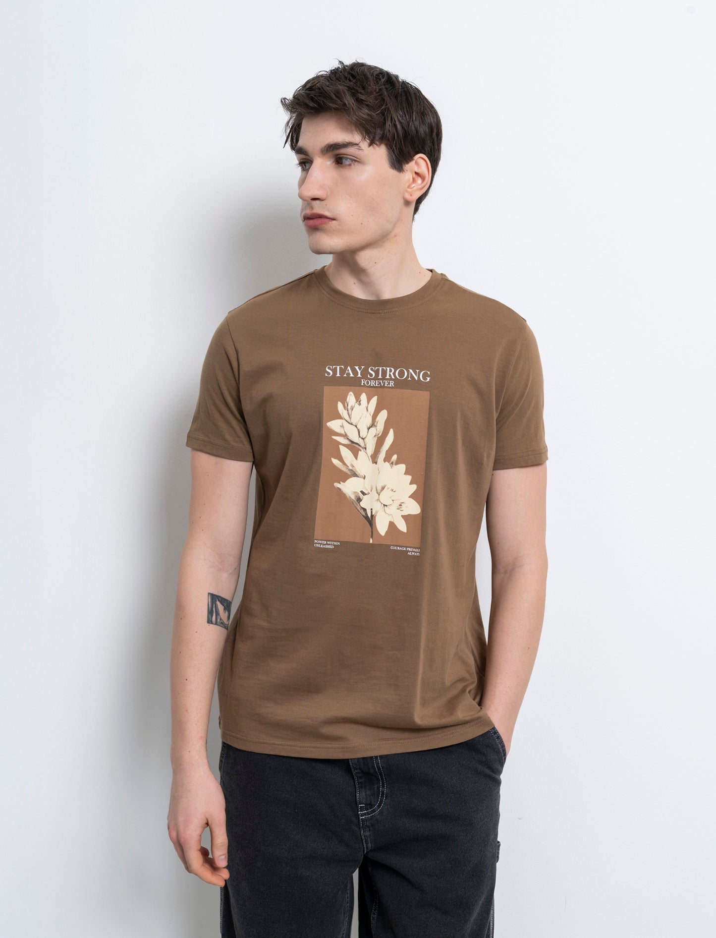 T-shirt regular fit con stampa da uomo - Grigio fango