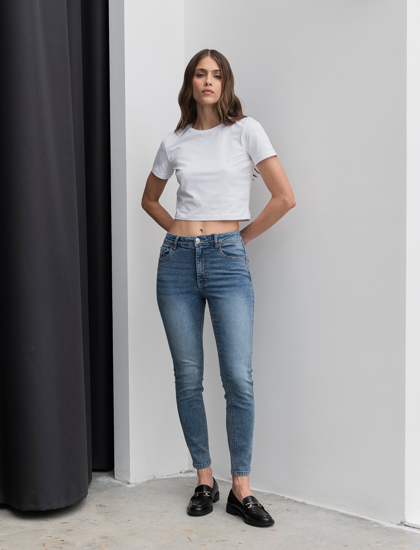 JEANS SKYNNY VITA ALTA - Denim