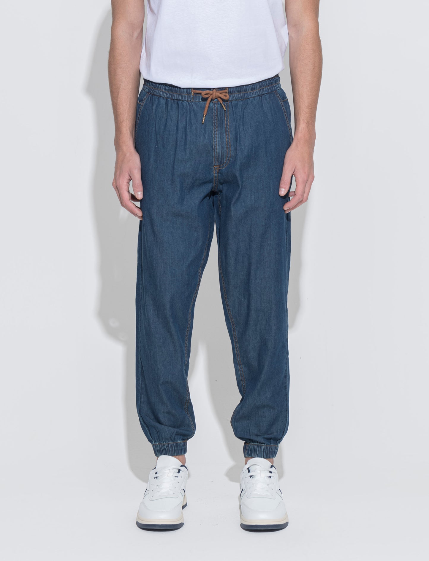 Jeans leggero chino jogger da uomo - Denim
