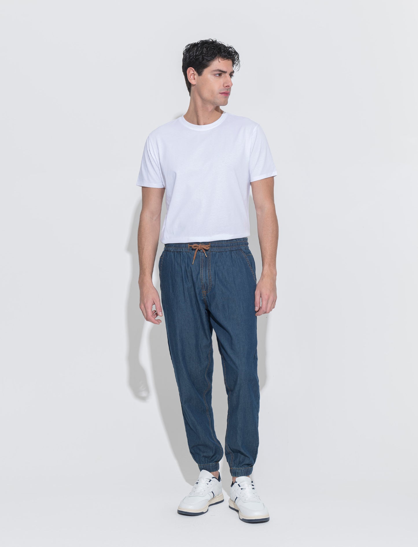 Jeans leggero chino jogger da uomo - Denim