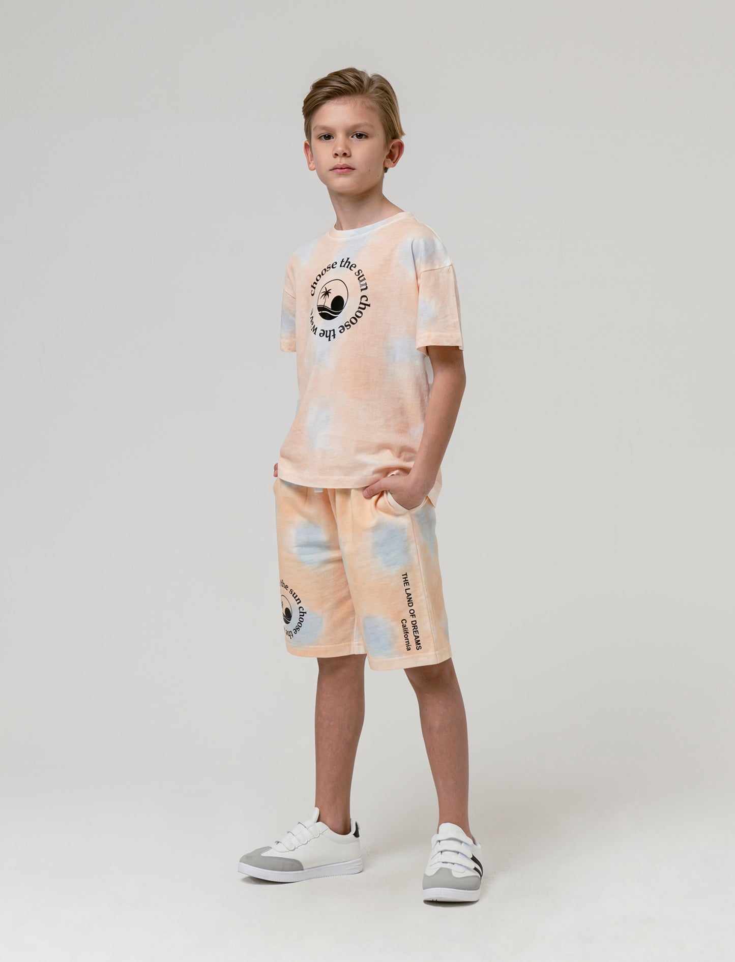 T-shirt stampata tie-dye da bambino - Fantasia