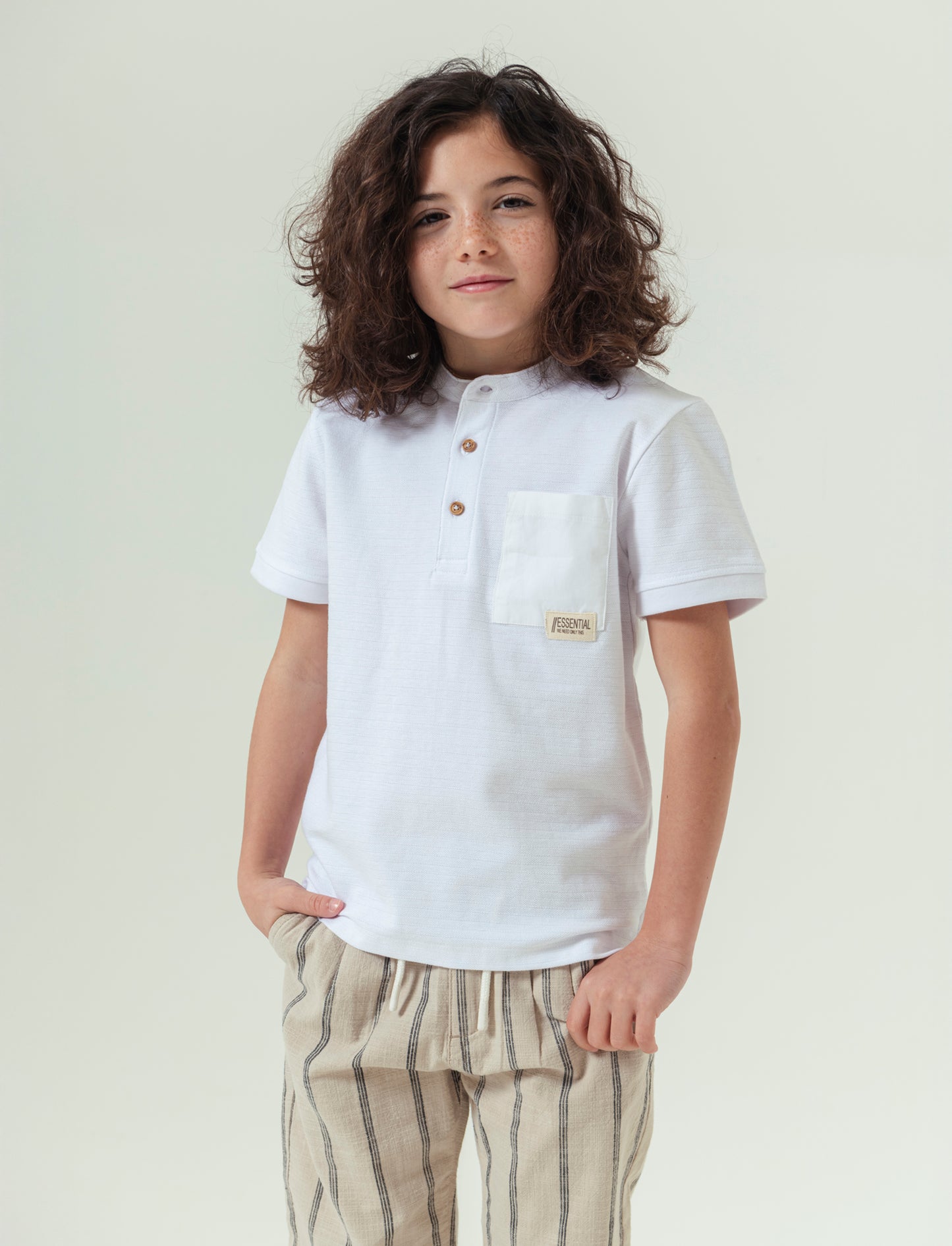 T-shirt con dettagli in misto lino da bambino - Bianco latte