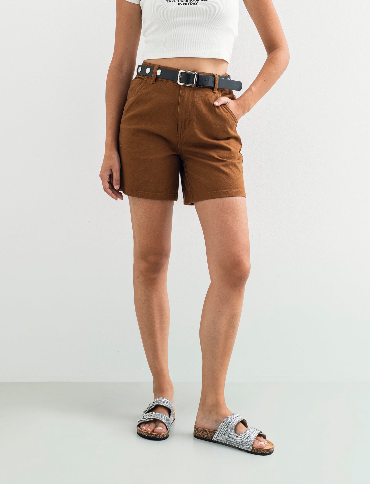 SHORT CON CINTURA - Cognac