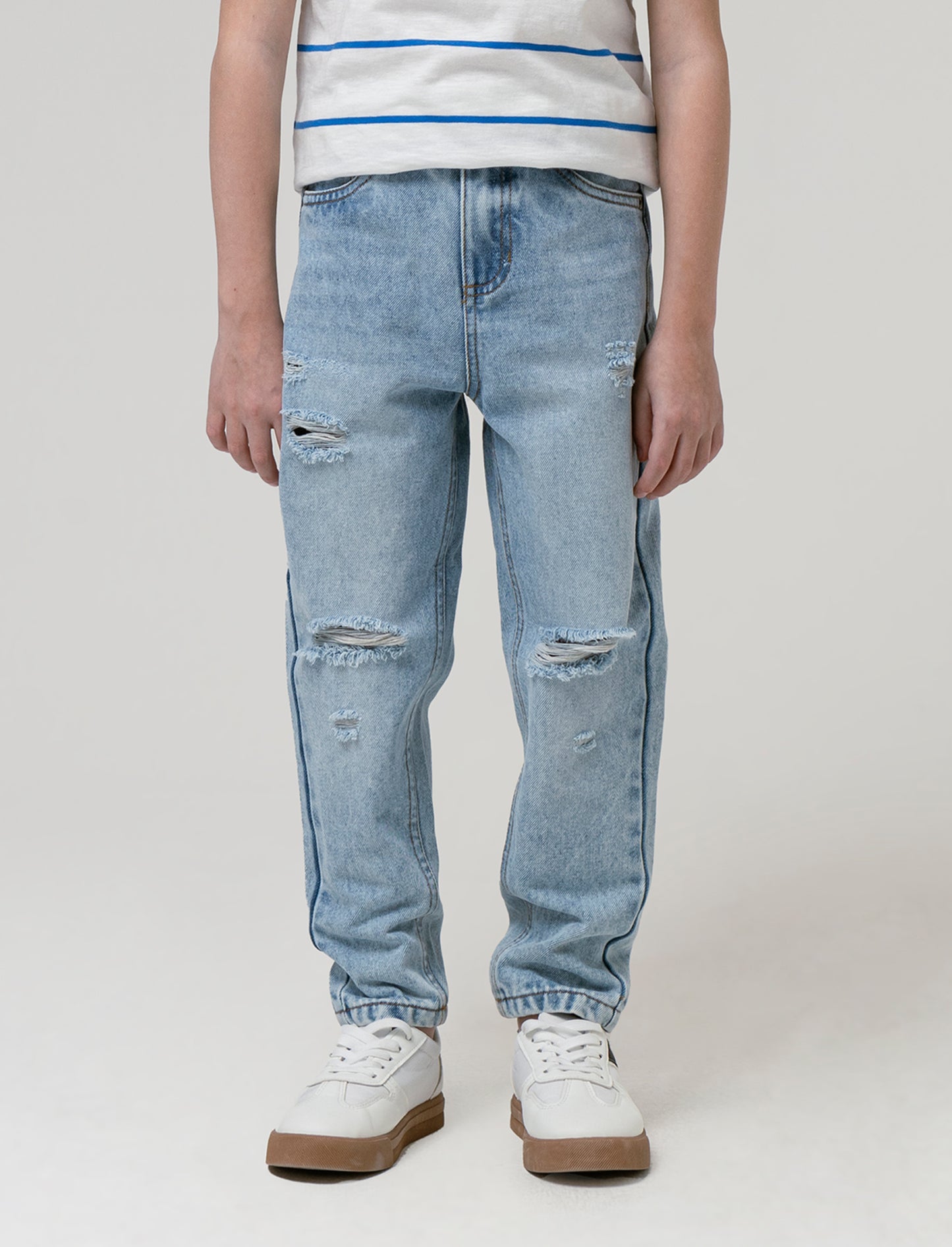 Jeans con rotture da bambino - Denim