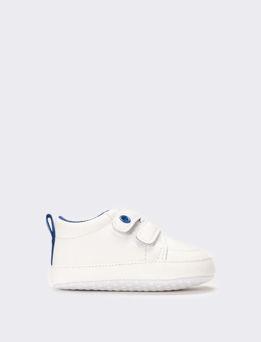 Scarpa con strappi da neonato - Bianco