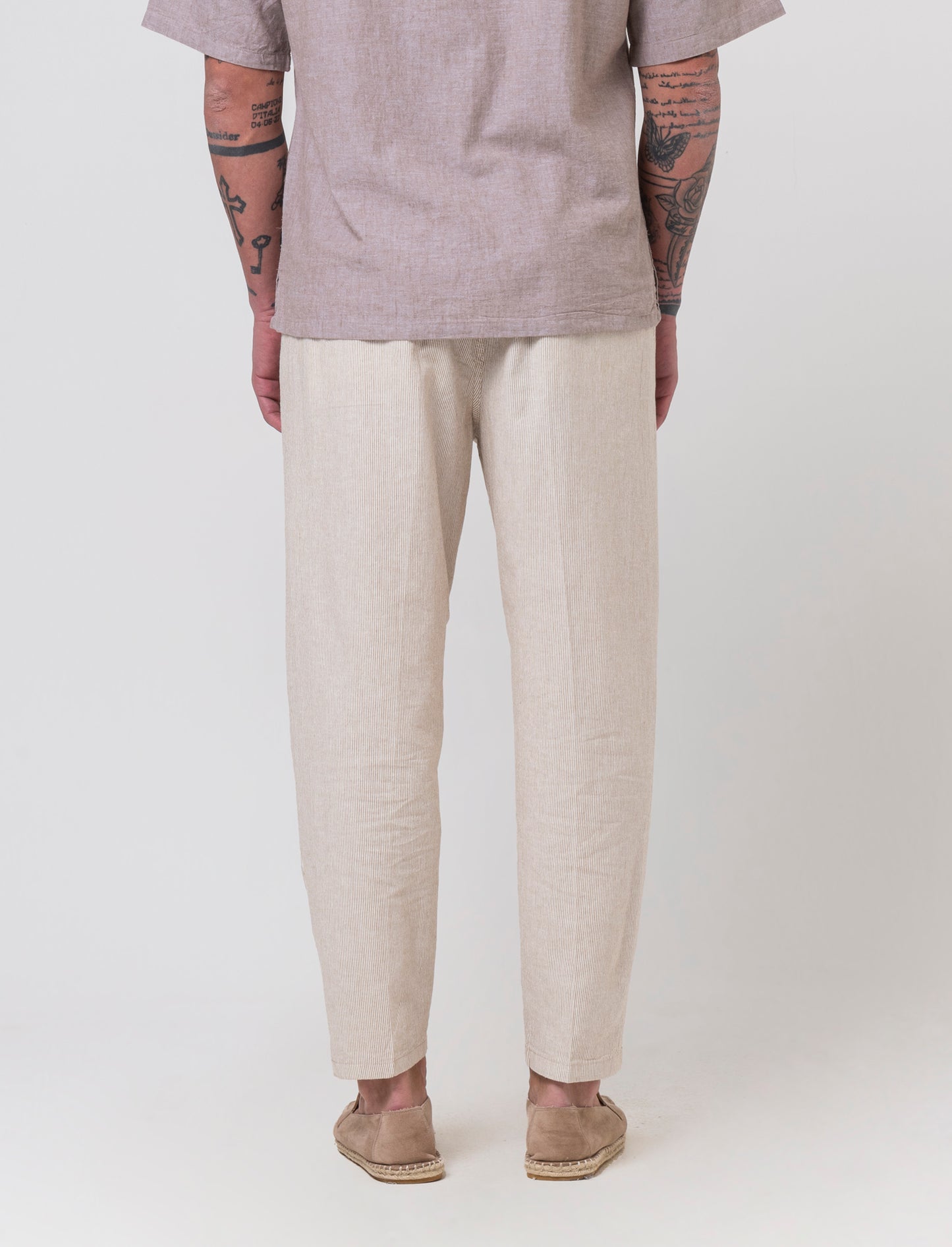 Pantaloni chino jogger misto lino a righe da uomo - Beige