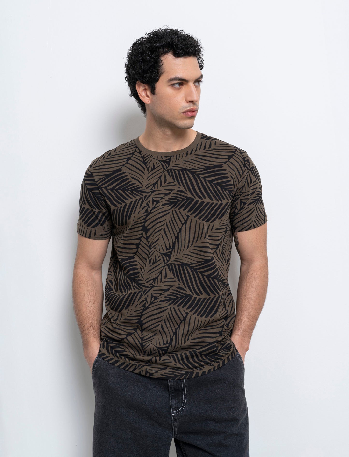 T-shirt in cotone con stampa all over da uomo - Verde kaki