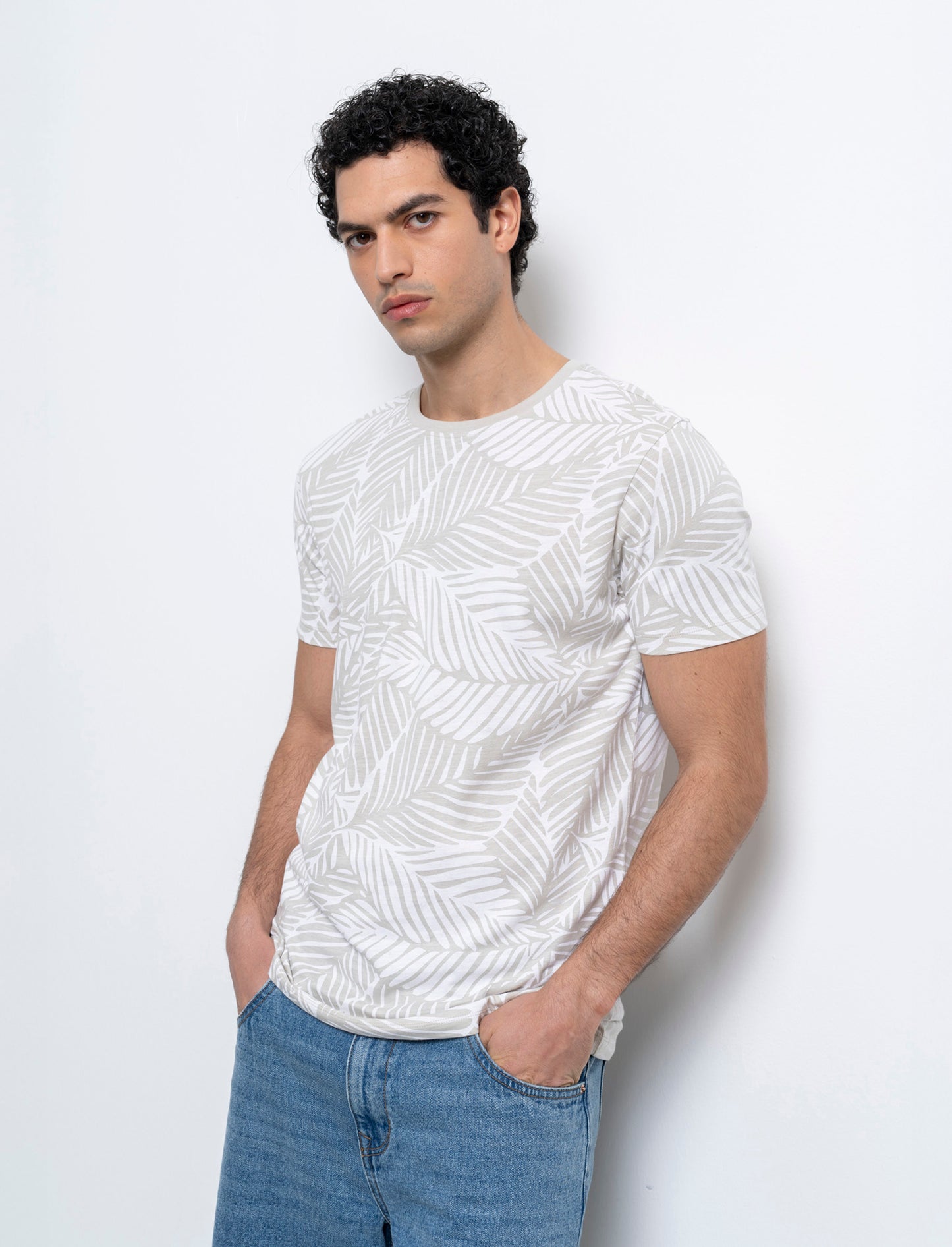 T-shirt in cotone con stampa all over da uomo - Grigio ghiaccio