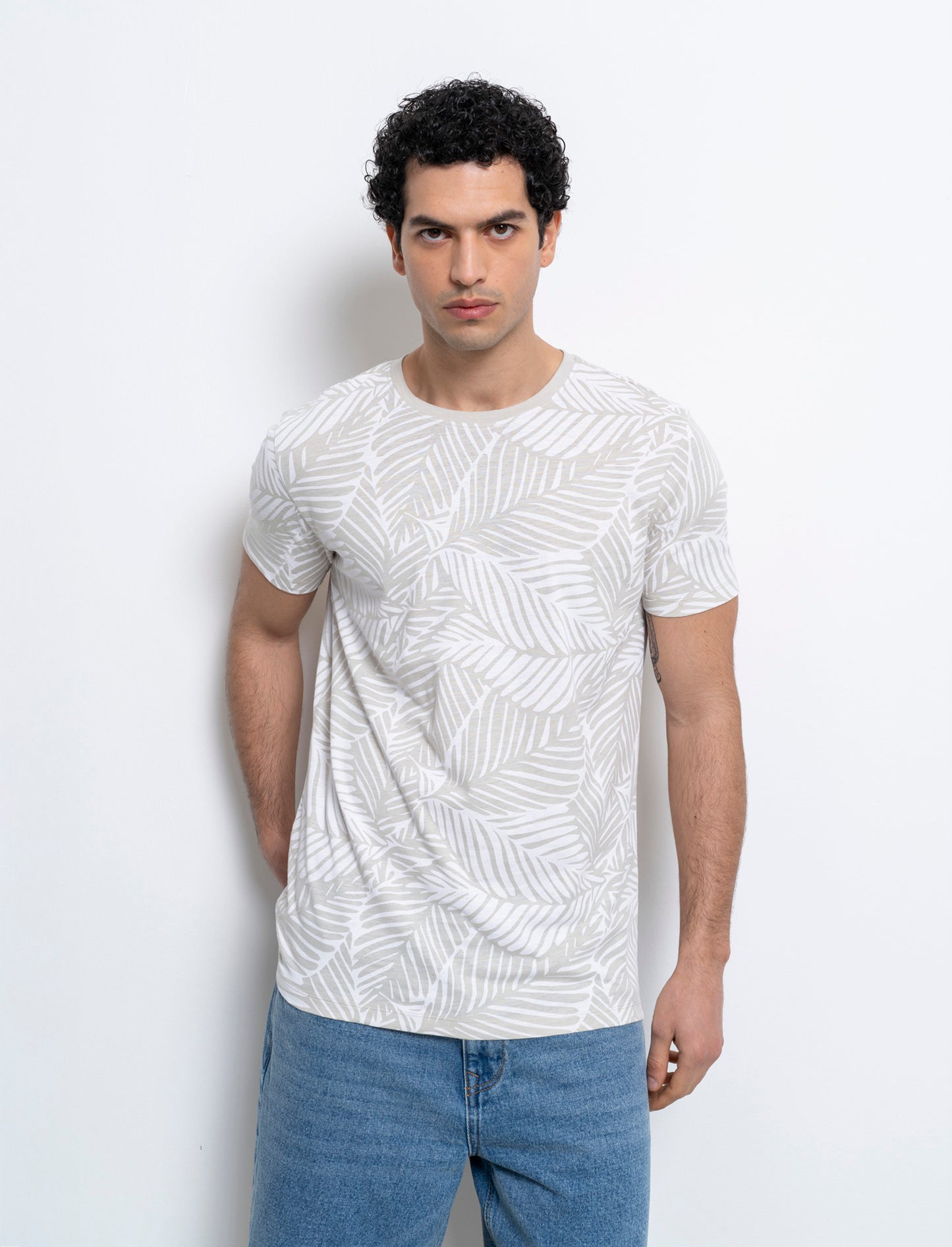 T-shirt in cotone con stampa all over da uomo - Grigio ghiaccio