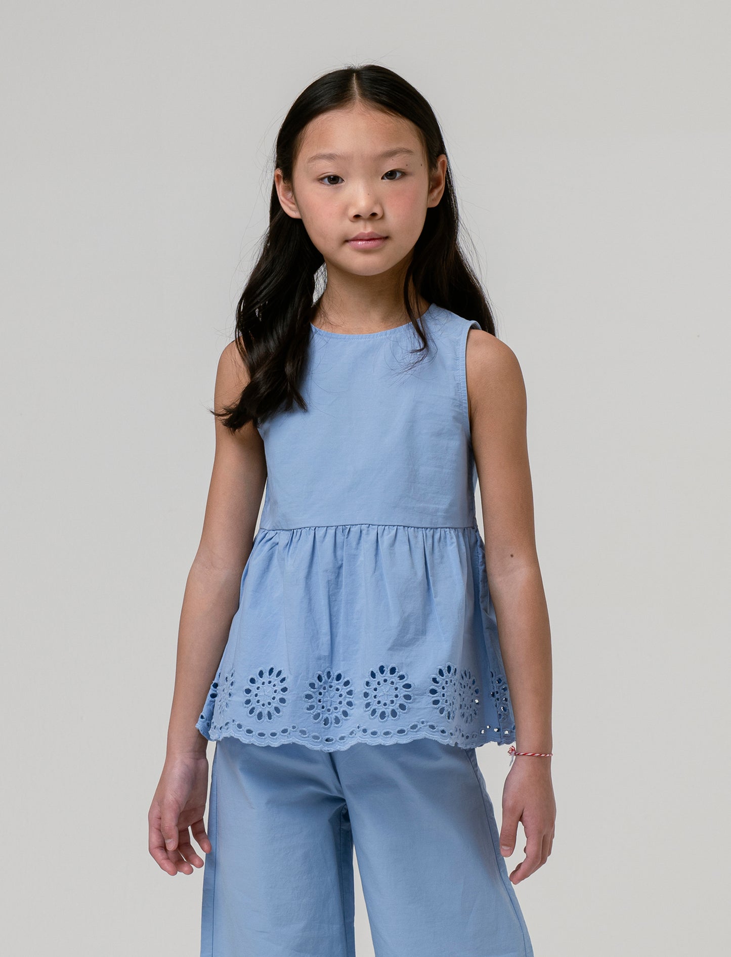Top in cotone con ricamo da bambina - Azzurro